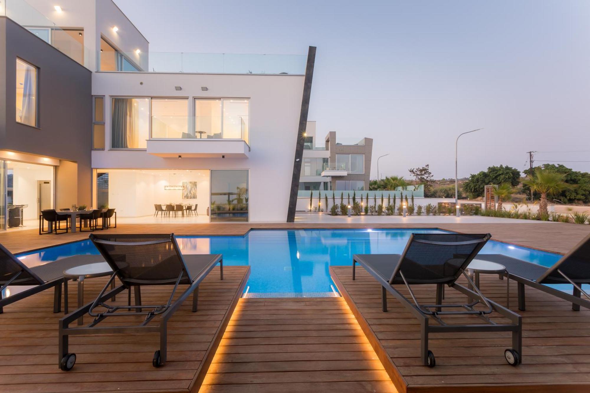Seaview Luxury Vilă *