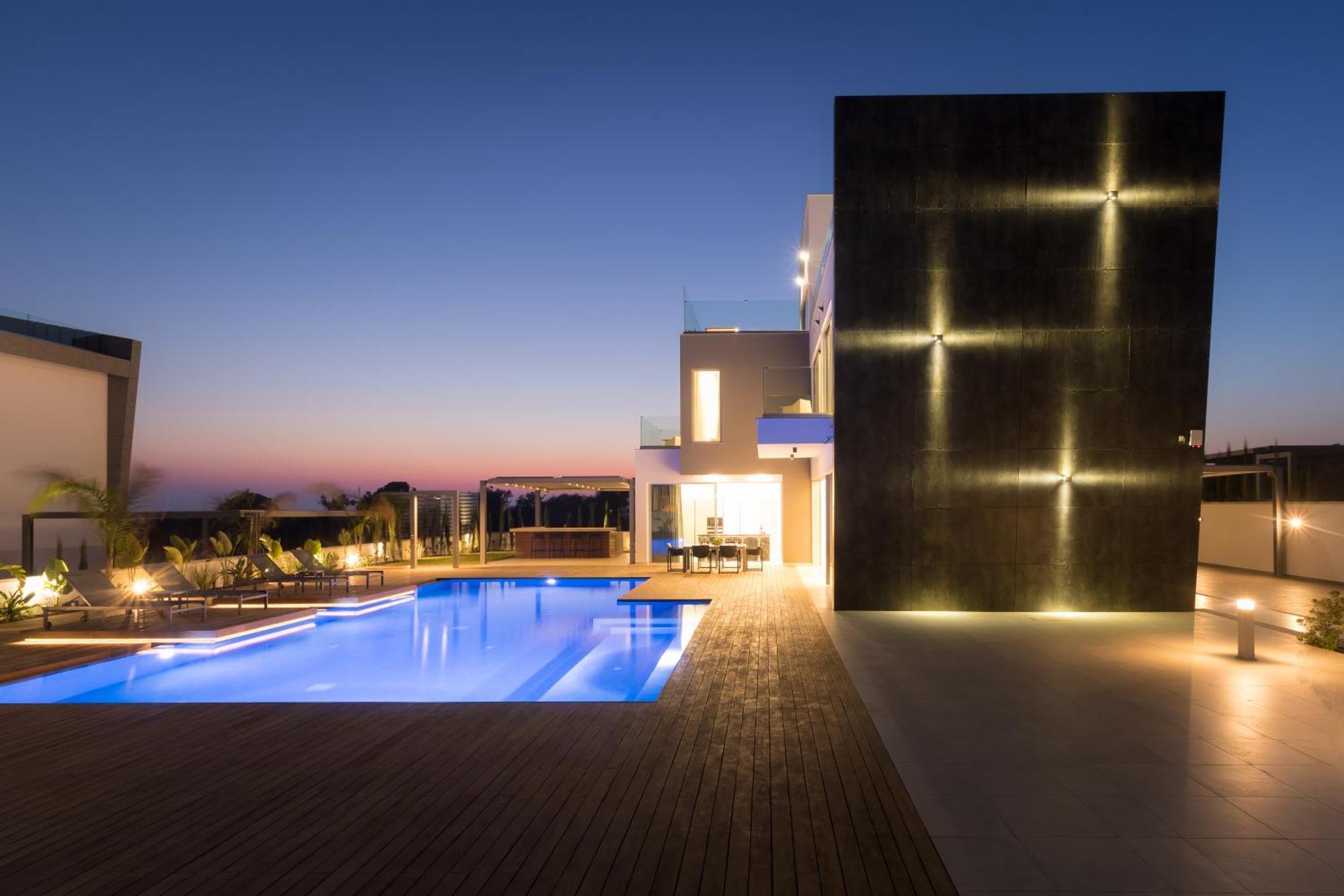 Seaview Luxury Vilă