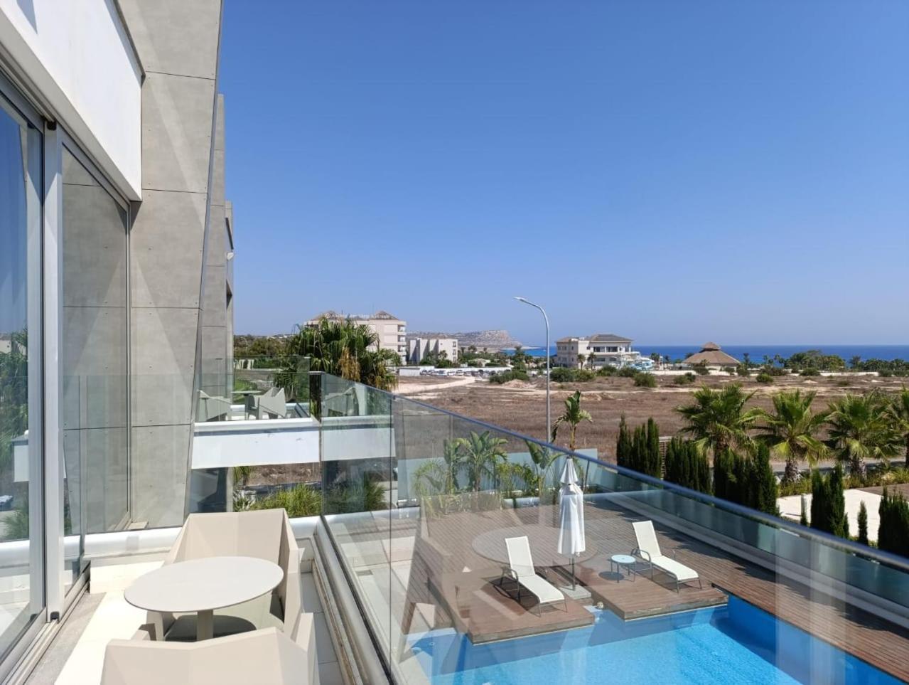 Seaview Luxury Vilă