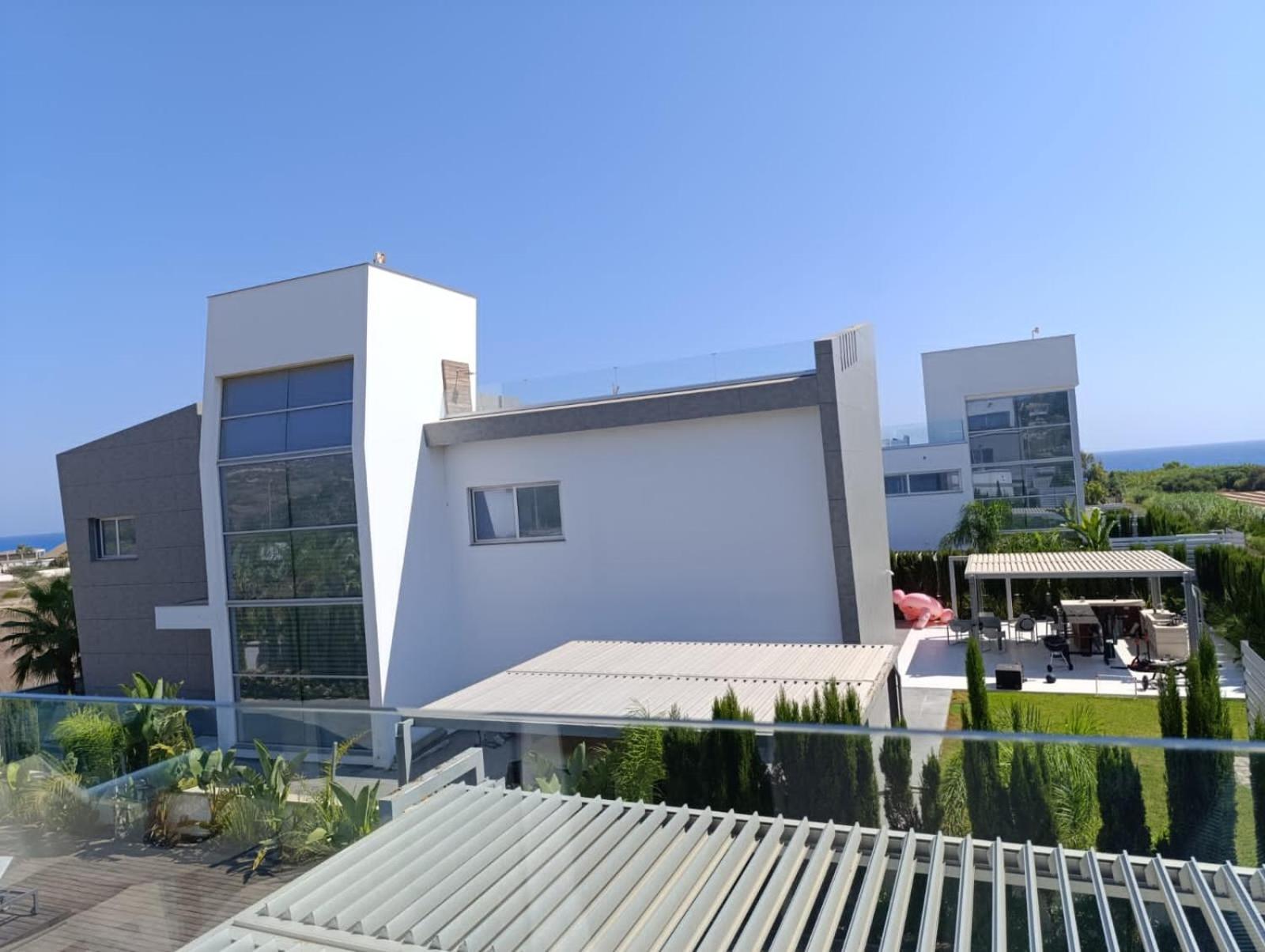 Seaview Luxury Vilă